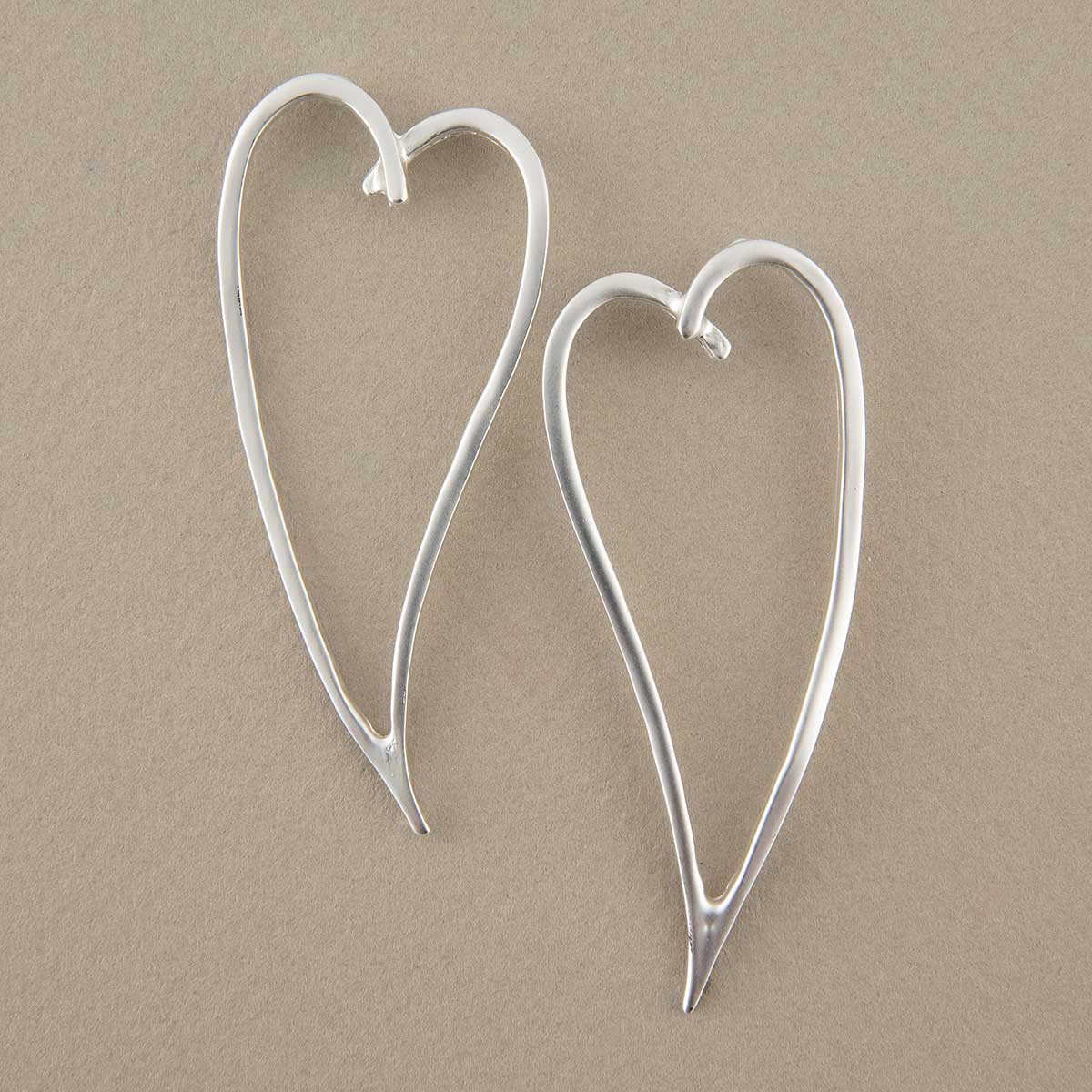 EARRINGS LONG HEART