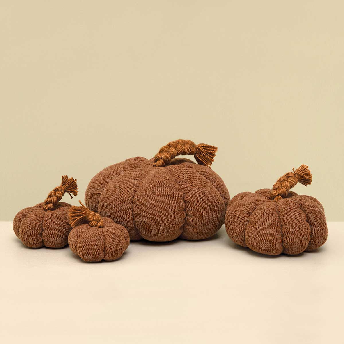 KNIT PUMPKIN PLUSH CLAY WITH BRAIDED STEM EXTRA LARGE