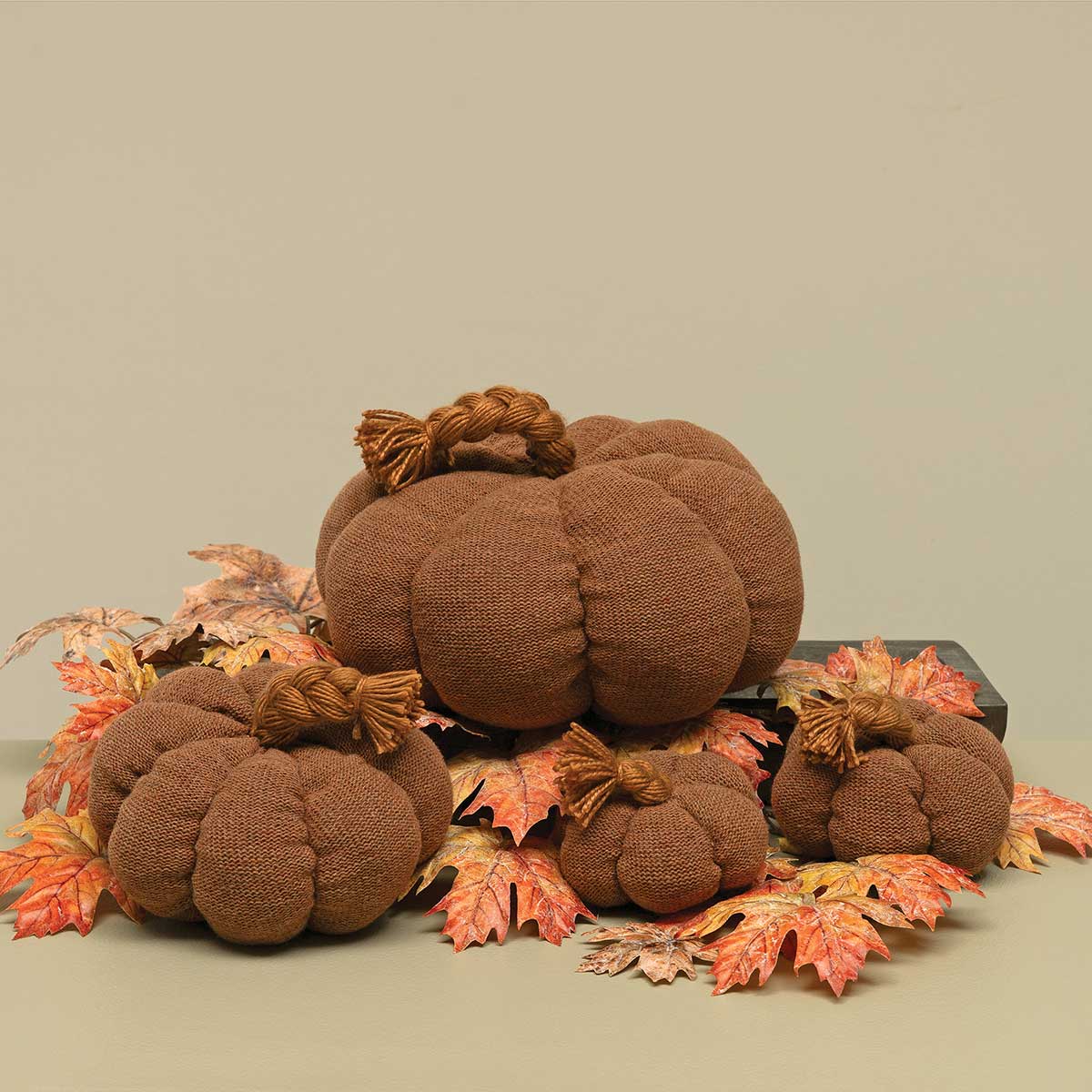 KNIT PUMPKIN PLUSH CLAY WITH BRAIDED STEM EXTRA LARGE