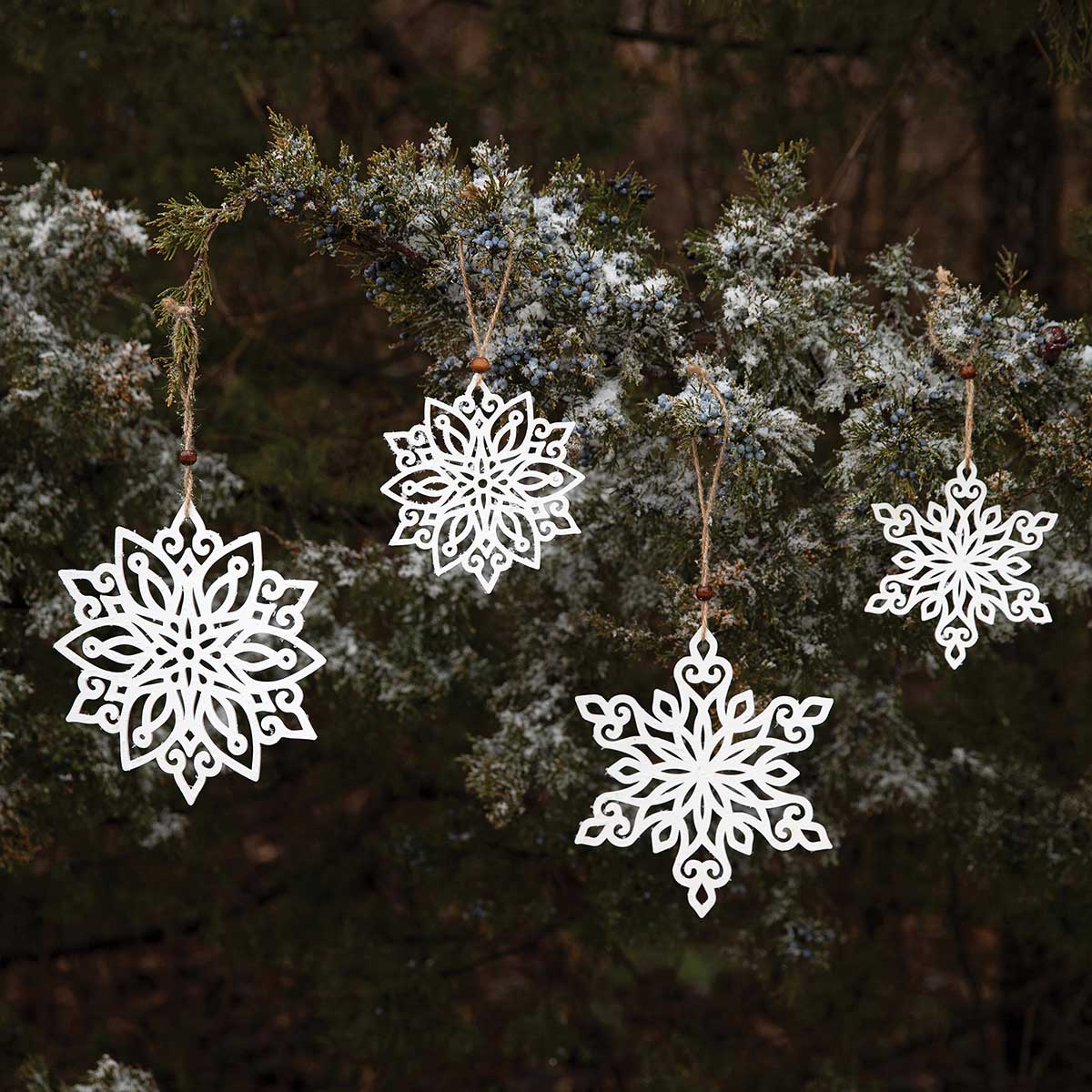 ORN SNOWFLAKE 2 ASSORTED LARGE 6.25/6.5IN X .25IN X 7IN