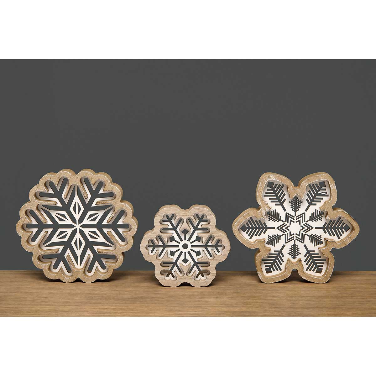 SNOWFLAKE WOOD CUTOUT SIT-A-BOUT NATURAL/WHITE LARGE