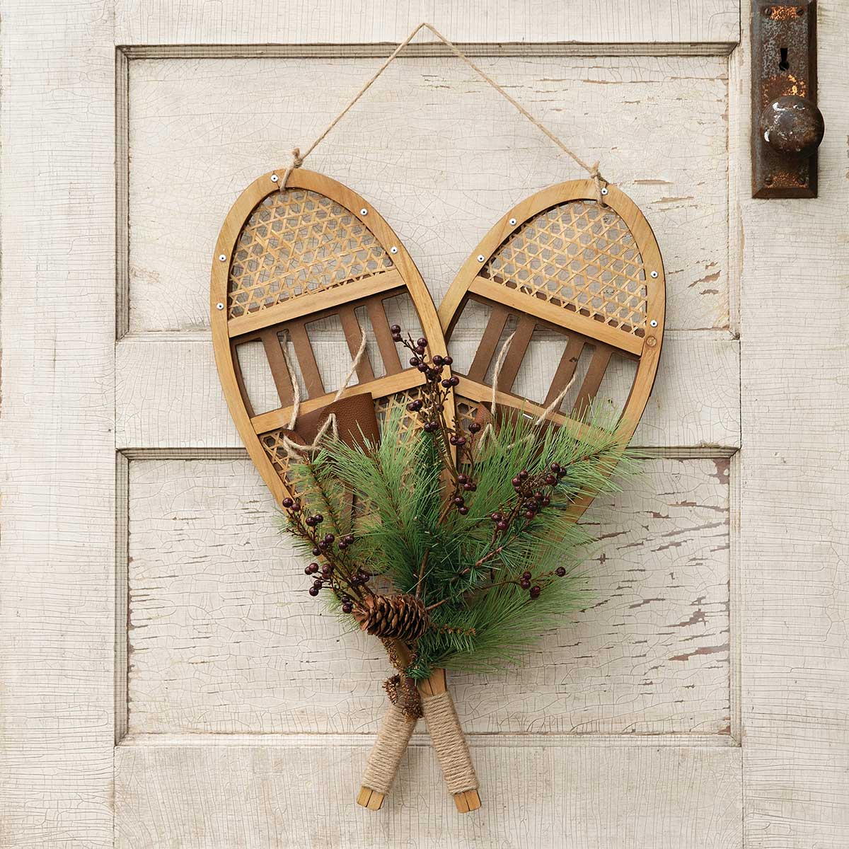 WOOD/WICKER SNOWSHOES NATURAL WITH JUTE HANGER