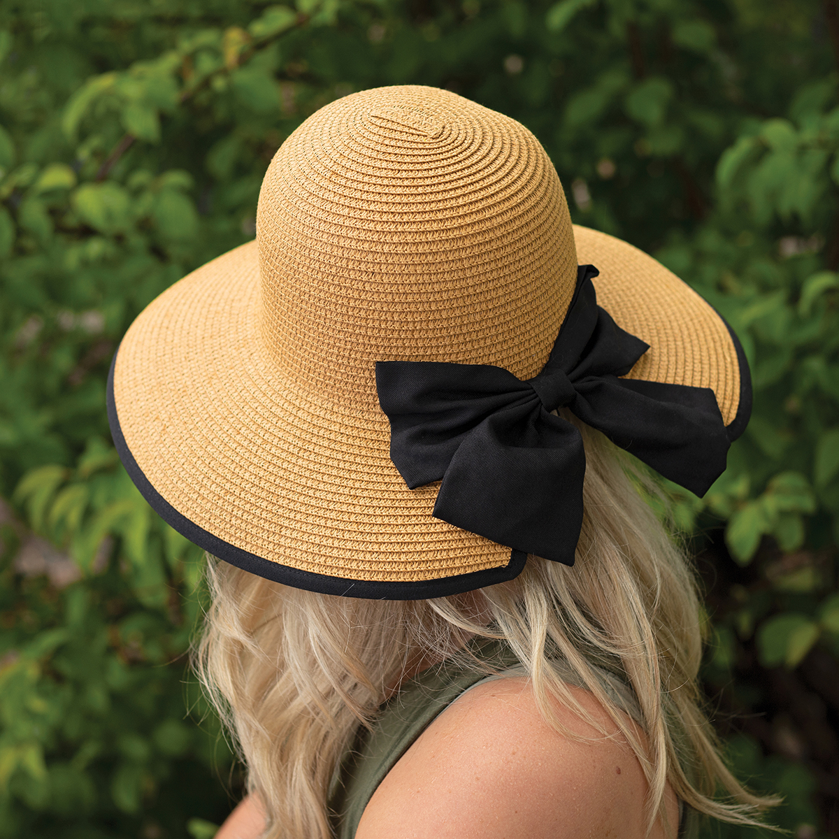 c70 HAT TAN WITH BLACK BOW